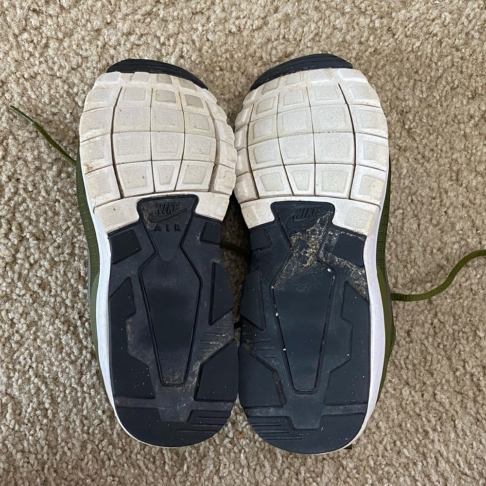 Nike Air Max Army Green Women’s Shoes Size 6.5 - Picture 4 of 5